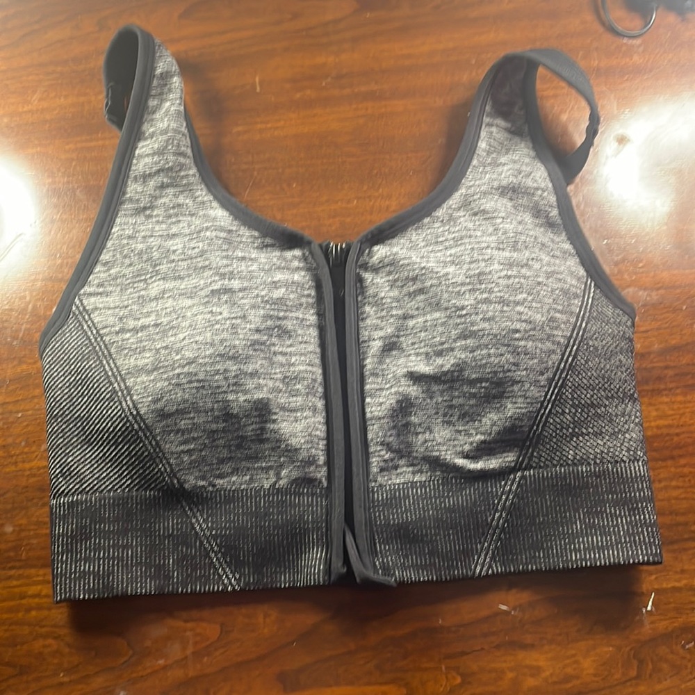 sports bra
